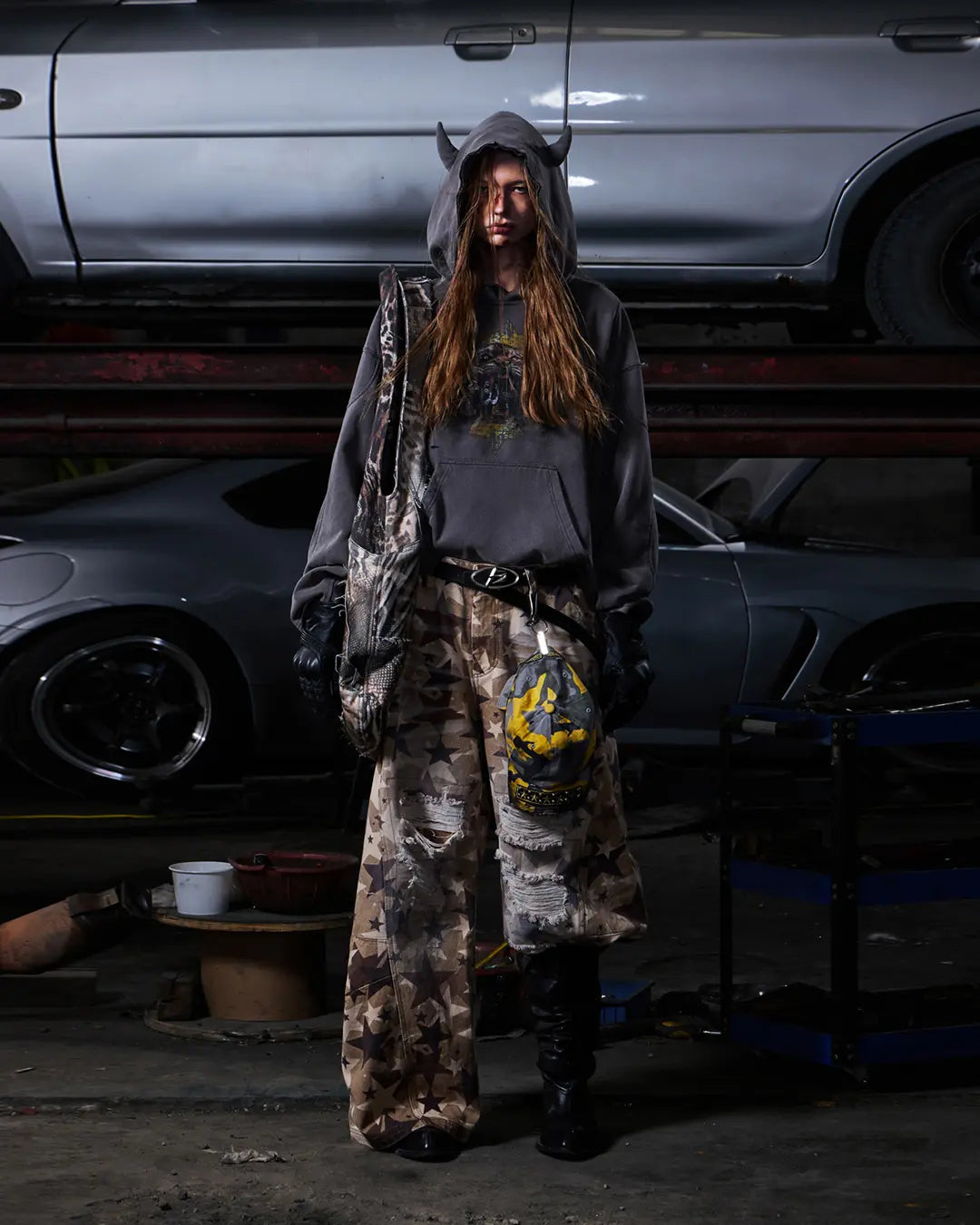 Peoplesense Distressed Star Curved Jeans