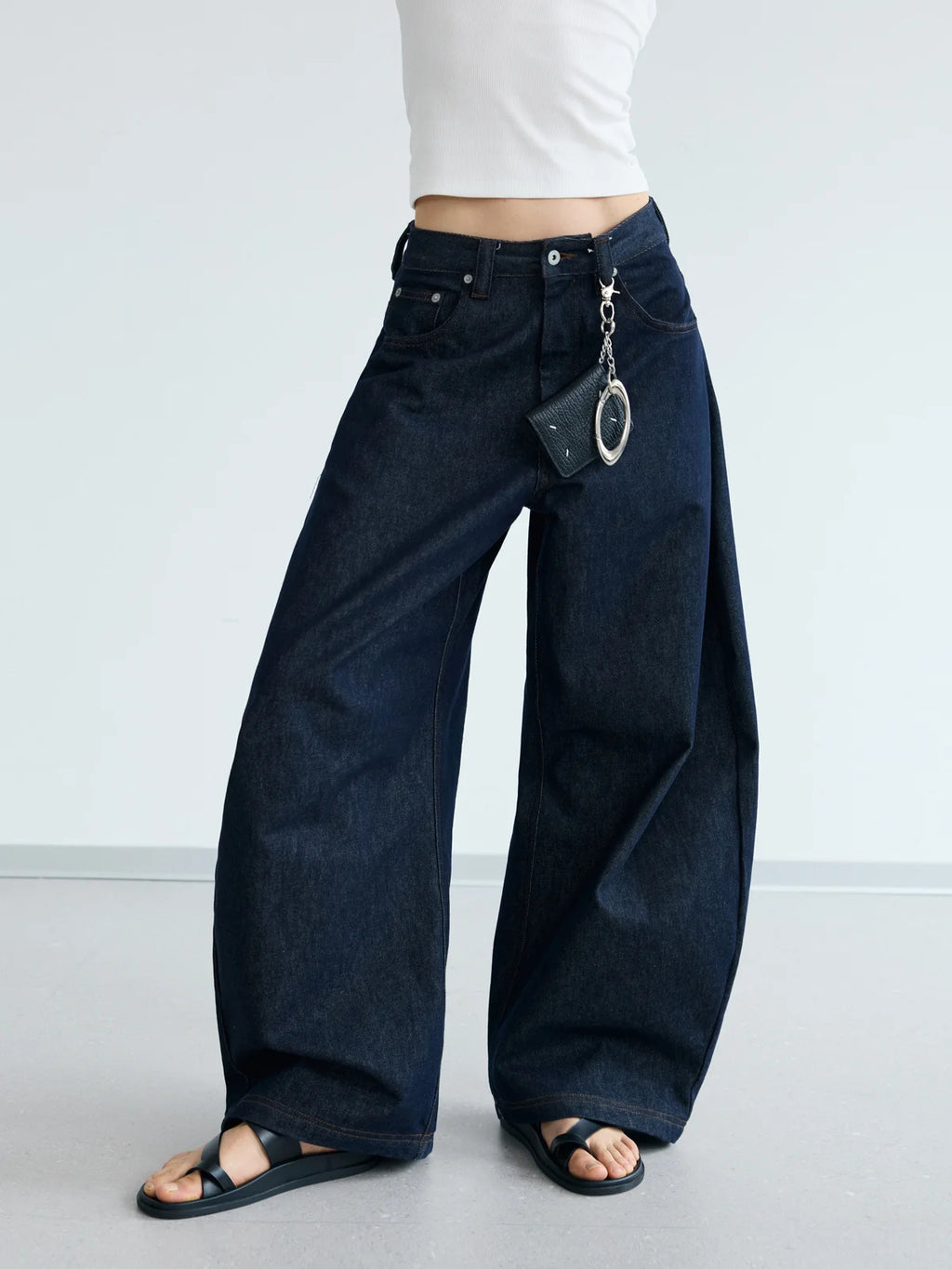 Peoplesense ダークブルー 未加工デニム ジーンズ ワイドレッグ Peoplesense ダークブルー 未加工デニム ジーンズ ワイドレッグ